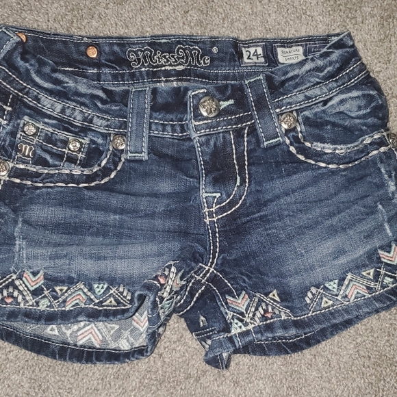 Buckle shorts - Picture 1 of 1